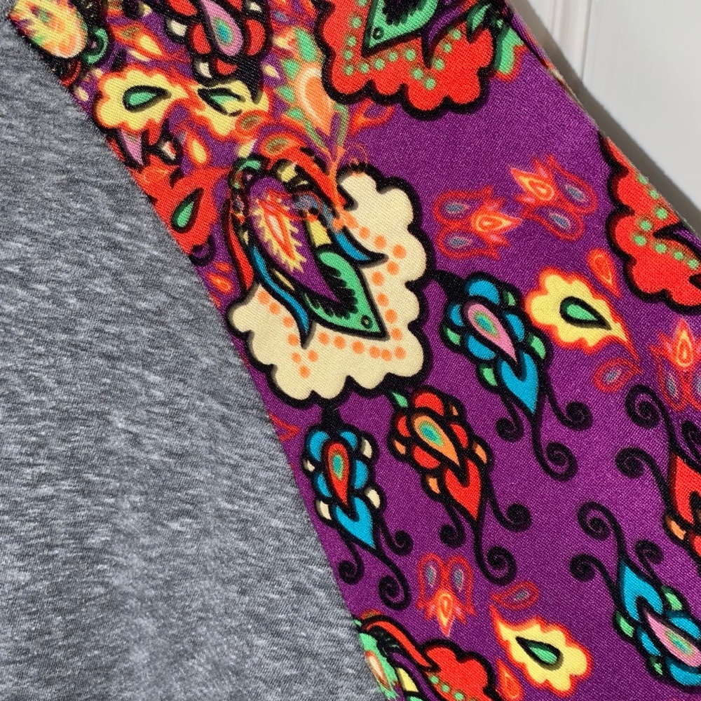Lularoe Randy Tee - Picture 3 of 4